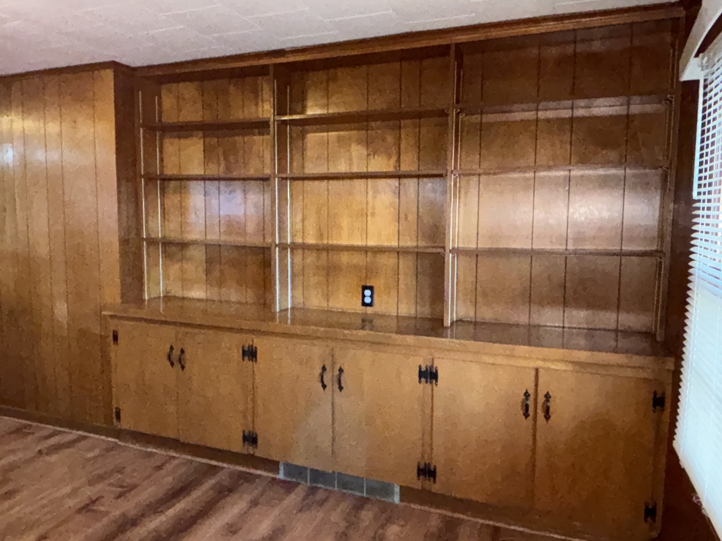 500 South Green Street Anna, IL 62906 - Photo 24 of 30 a view of a room with wooden floor and windows