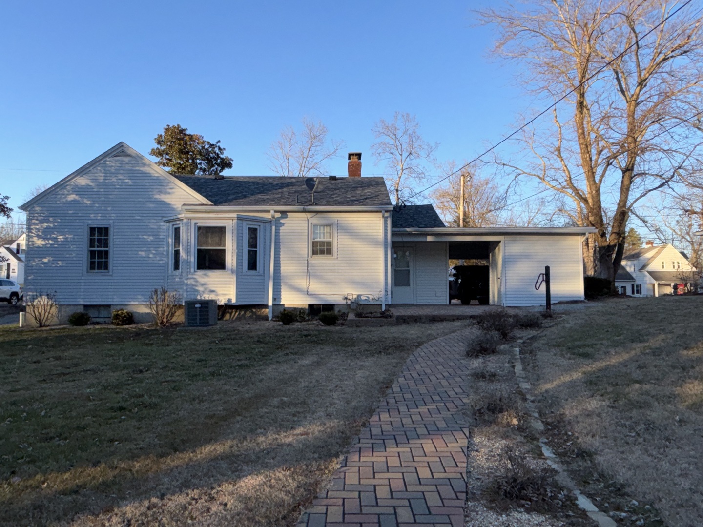 500 South Green Street Anna, IL 62906 - Photo 8 of 30 a front view of a house with a yard