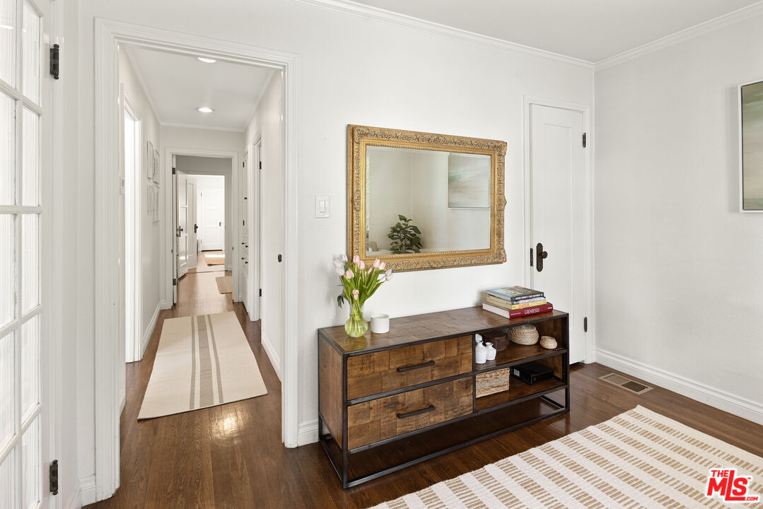3320 Community Avenue Glendale, CA 91214 - Photo 19 of 32 workspace with wooden floor and furniture