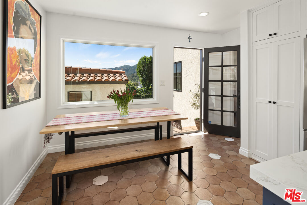 3320 Community Avenue Glendale, CA 91214 - Photo 9 of 32 a view of a entryway with furniture and front door