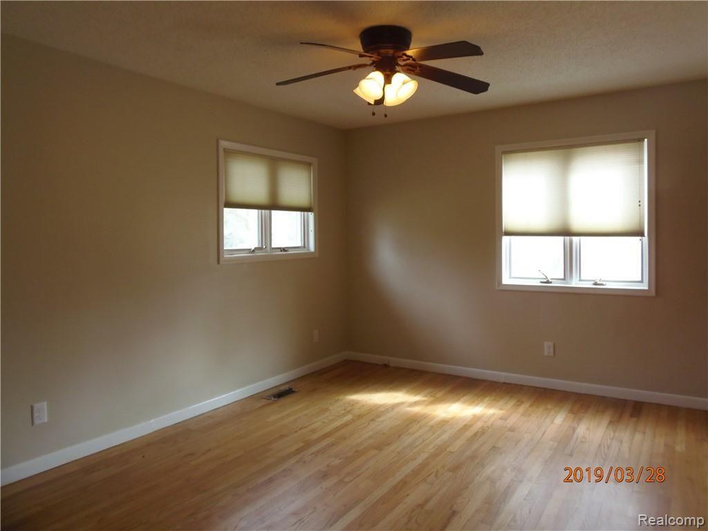 967 Henderson Road Howell, MI 48855 - Photo 4 of 11