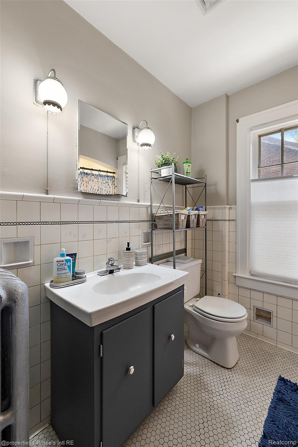 1251 Bishop Road Grosse Pointe, MI 48230 - Photo 39 of 50 50-1251 Bishop -50.jpg
