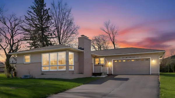 $445,000 | 107 Dartmouth Road Southeast, Hebron, OH 43025