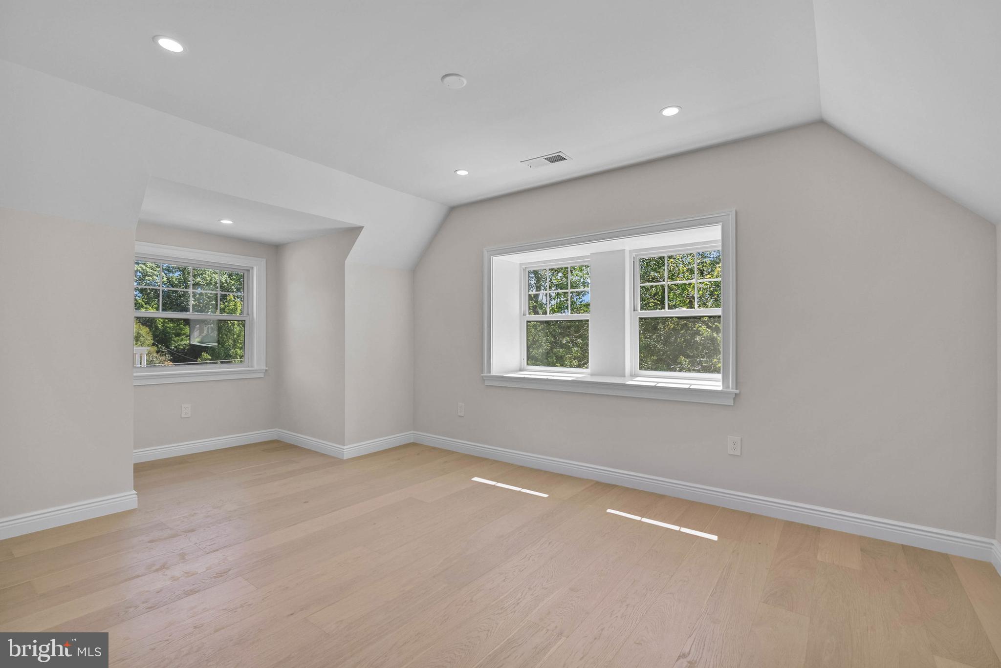 319 Pelham Road Philadelphia, PA 19119 - Photo 31 of 40 an empty room with windows