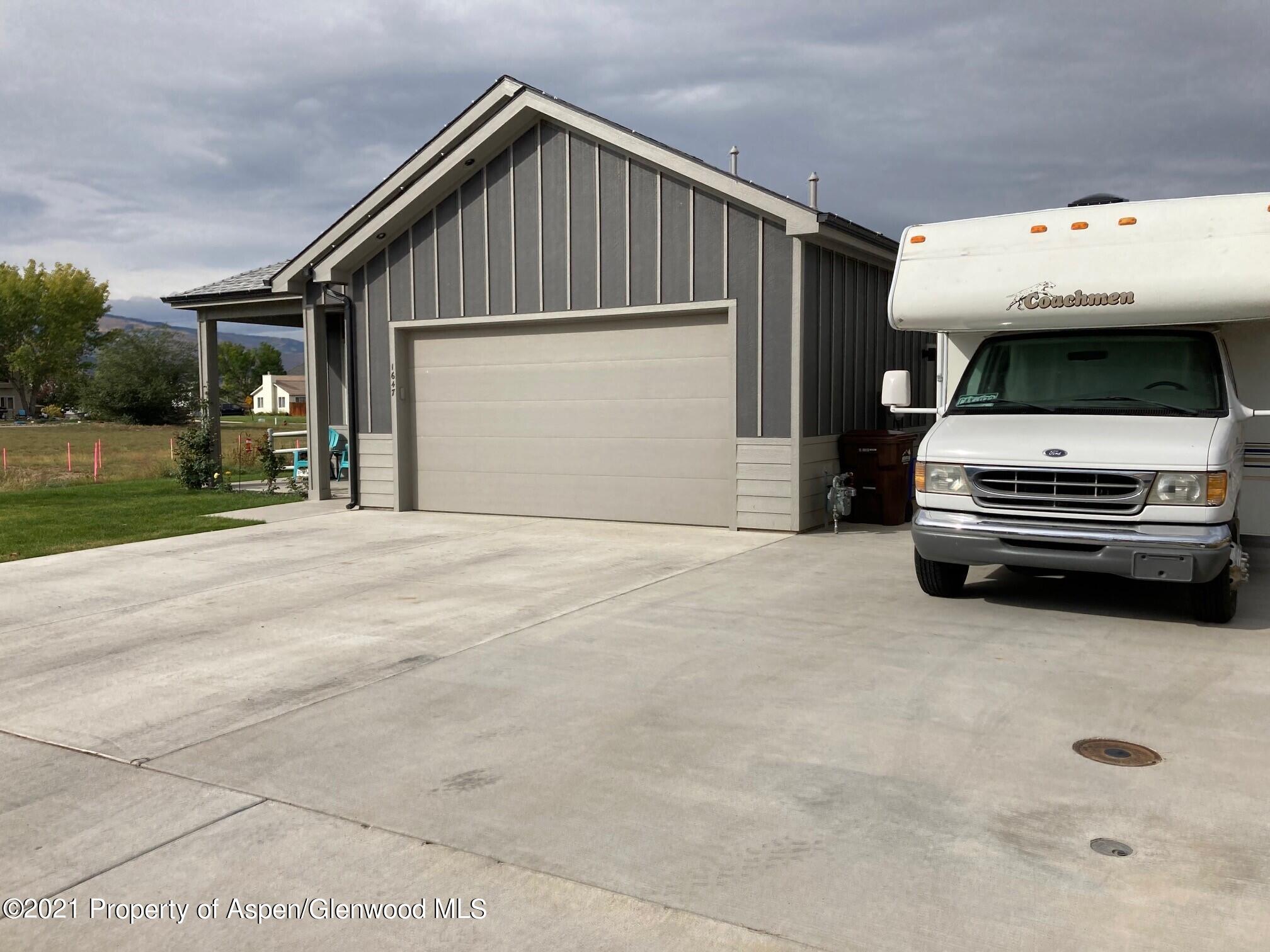 4 rv parking