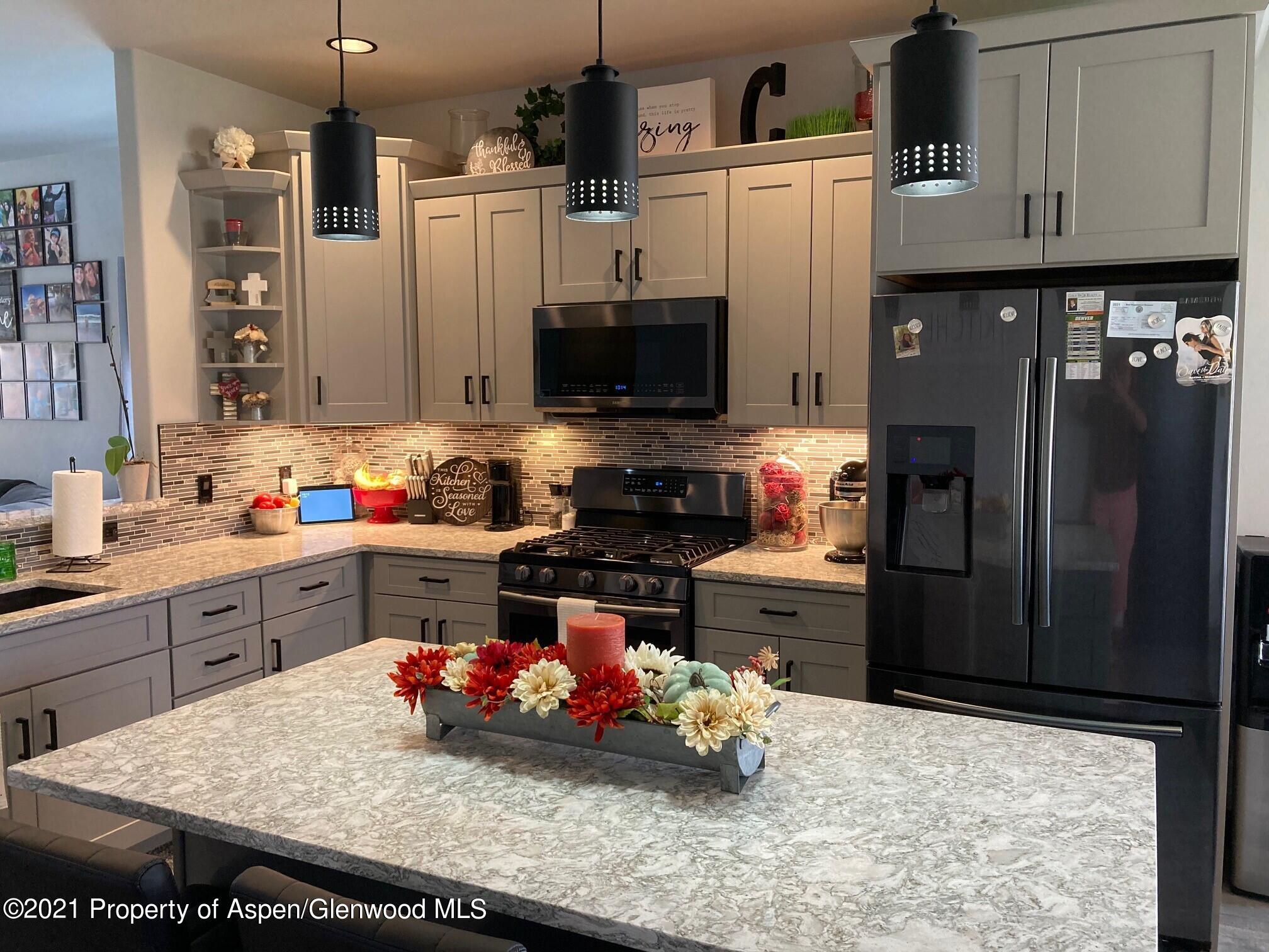 1647 Arabian Avenue Rifle, CO 81650 - Photo 9 of 29 9 kitchen