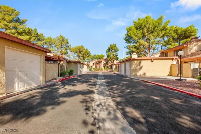 $275,000 | 2394 Pickwick Drive, Henderson, NV 89014