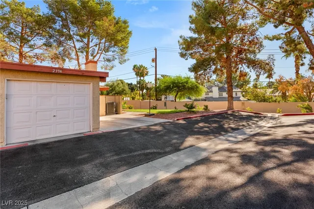 $275,000 | 2394 Pickwick Drive, Henderson, NV 89014