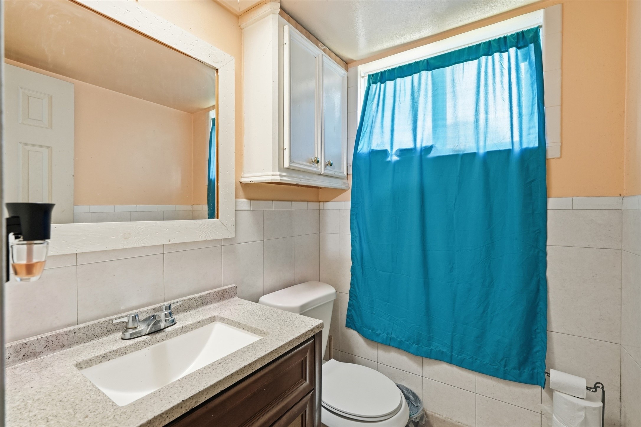 9235 Beaver Bend Road Houston, TX 77037 - Photo 18 of 21 view of half bathroom