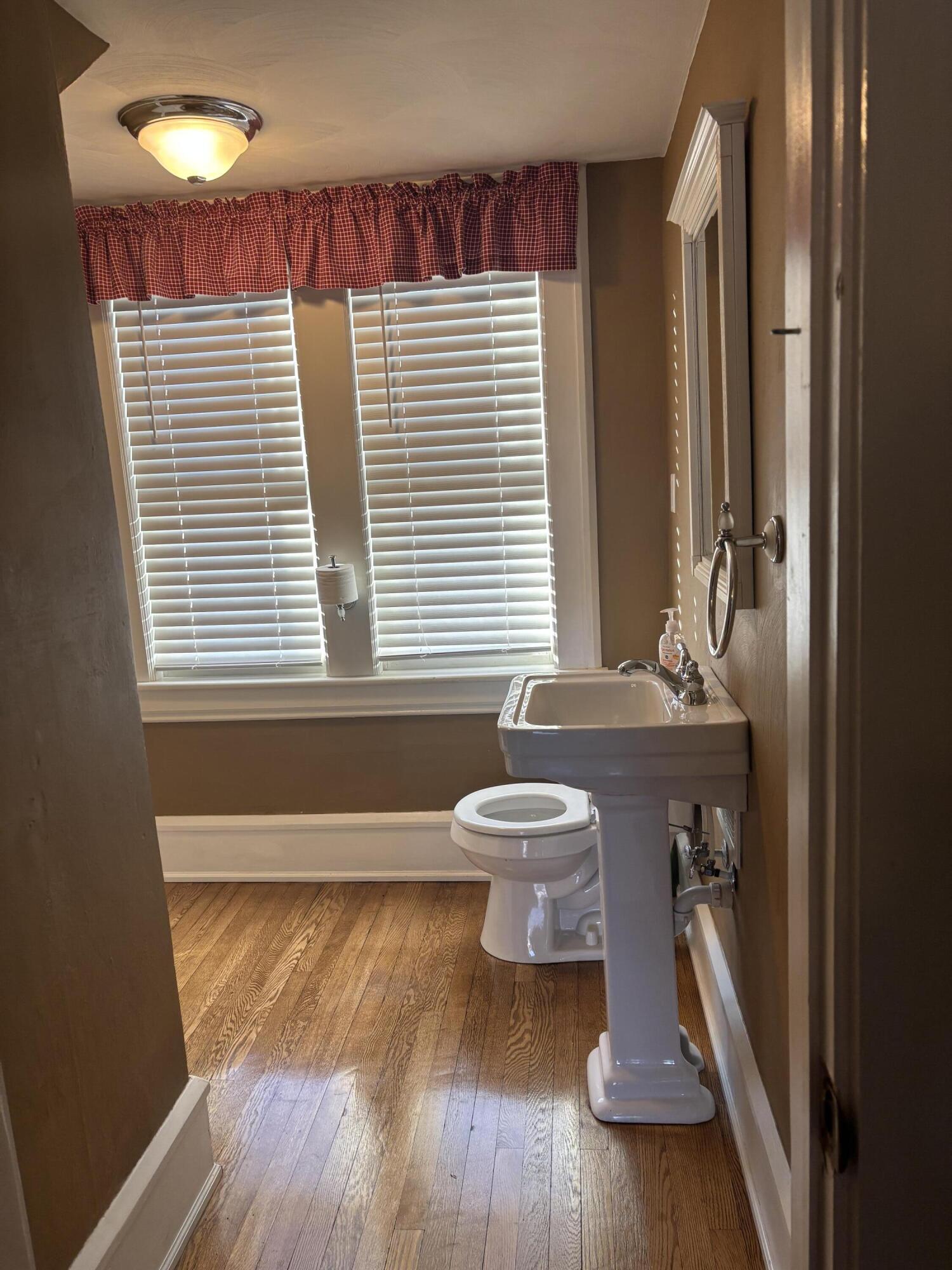 2529 Oregon Avenue Southwest Roanoke, VA 24015 - Photo 15 of 40 IMG_7200