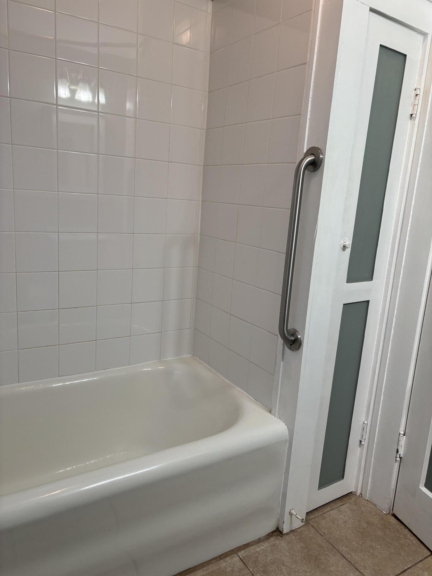 2529 Oregon Avenue Southwest Roanoke, VA 24015 - Photo 32 of 40 IMG_7221