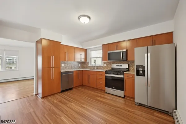 $3,600 | 33 North Willow Street, Unit 2, Montclair, NJ 07042