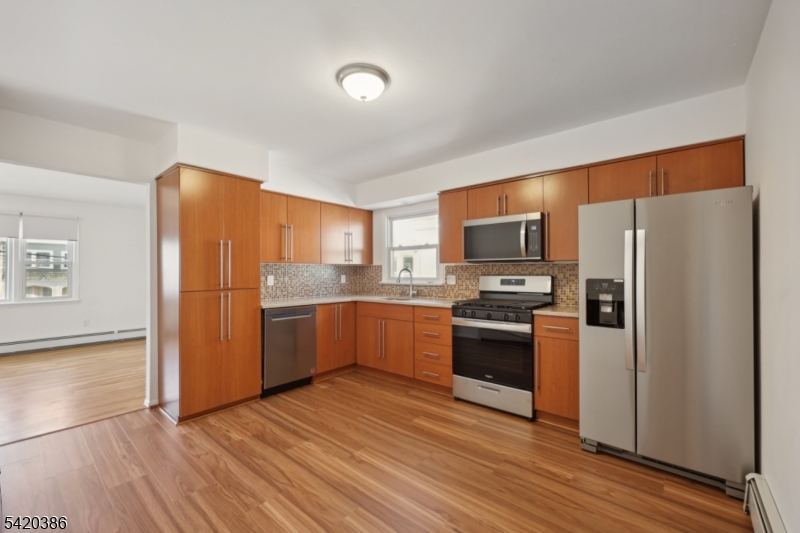 33 North Willow Street, Unit 2 Montclair, NJ 07042 - Photo 4 of 11