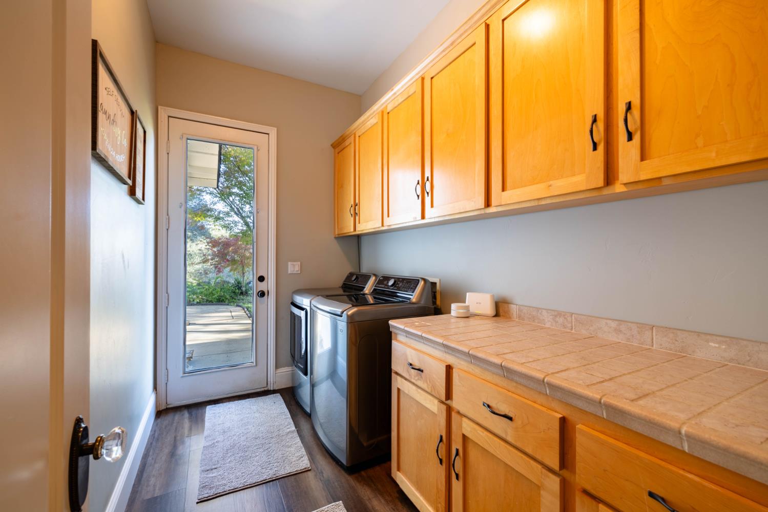 5840 China Hill Road El Dorado, CA 95623 - Photo 23 of 84 a utility room with sink dryer and washer