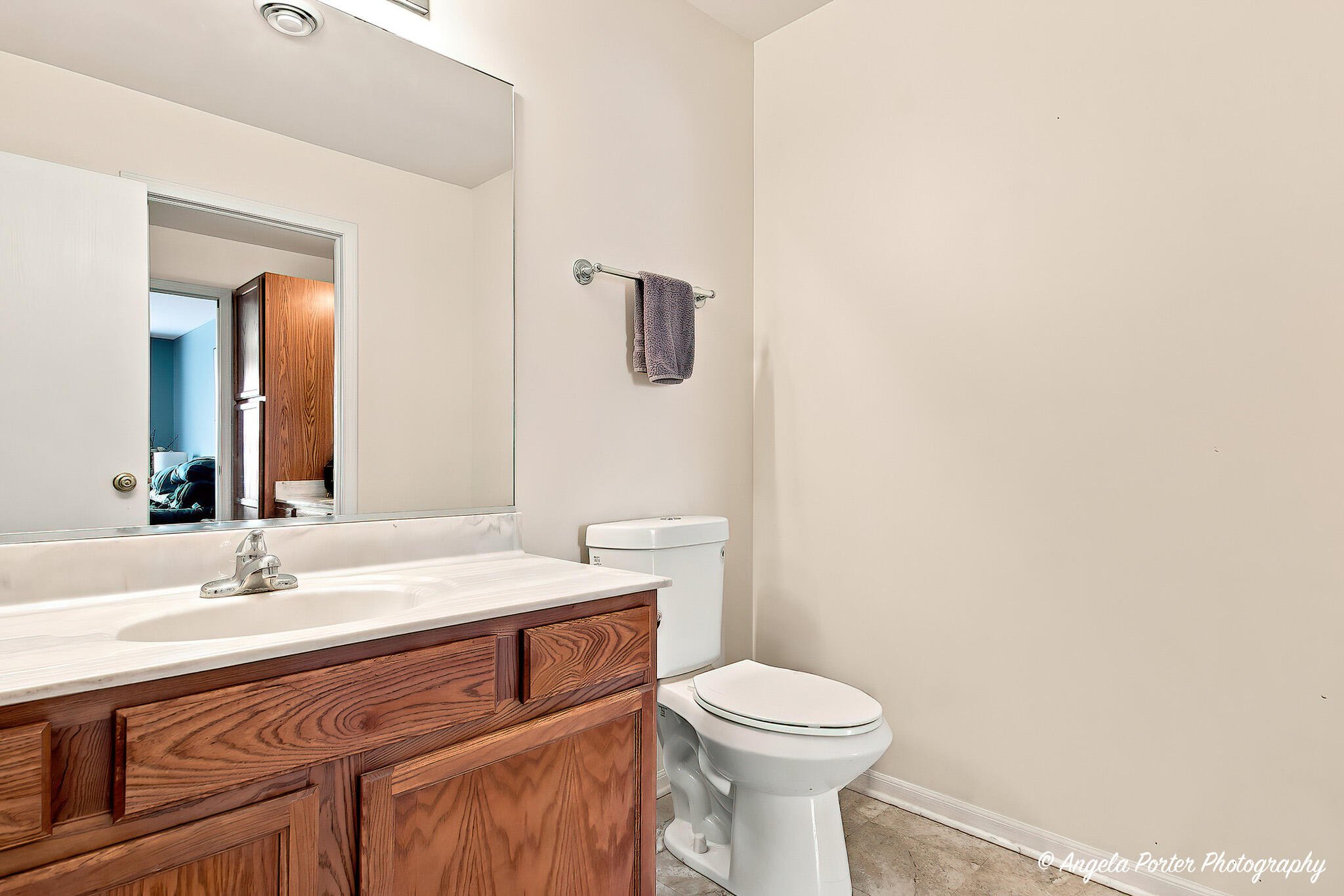 1400 Hunters Ridge Drive, Unit 113 Genoa City, WI 53128 - Photo 14 of 18 Upstairs Bathroom