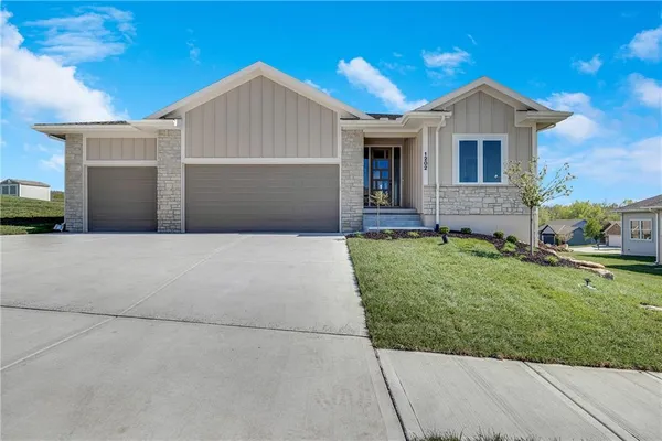 $549,900 | 1202 Morgan Drive, Pleasant Hill, MO 64080