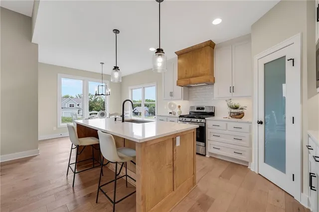 $549,900 | 1202 Morgan Drive, Pleasant Hill, MO 64080