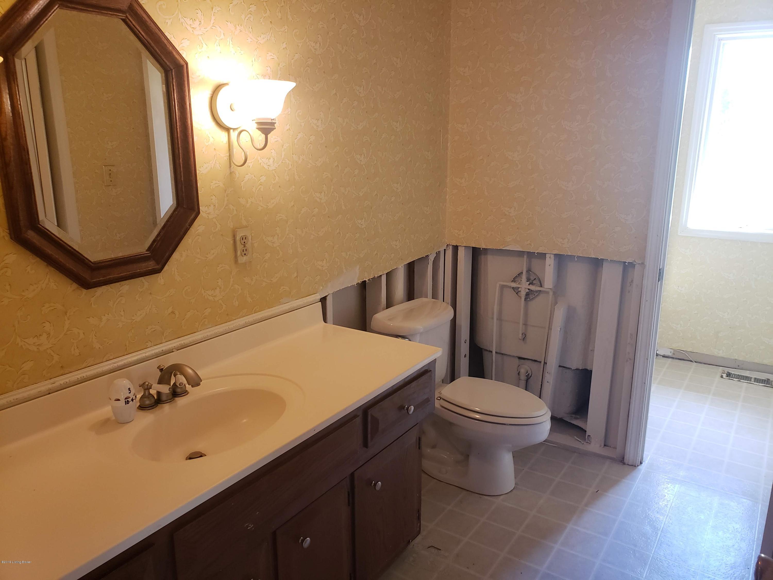 1300 Hickory Ridge Road Waddy, KY 40076 - Photo 24 of 32 full bath
