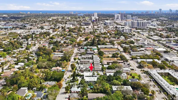 $1,900 | 2514 Taylor Street, Unit 3, Hollywood, FL 33020