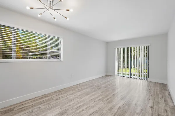 $1,900 | 2514 Taylor Street, Unit 3, Hollywood, FL 33020