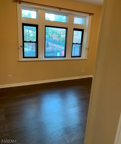 $2,450 | 385 Bloomfield Avenue, Montclair, NJ 07042