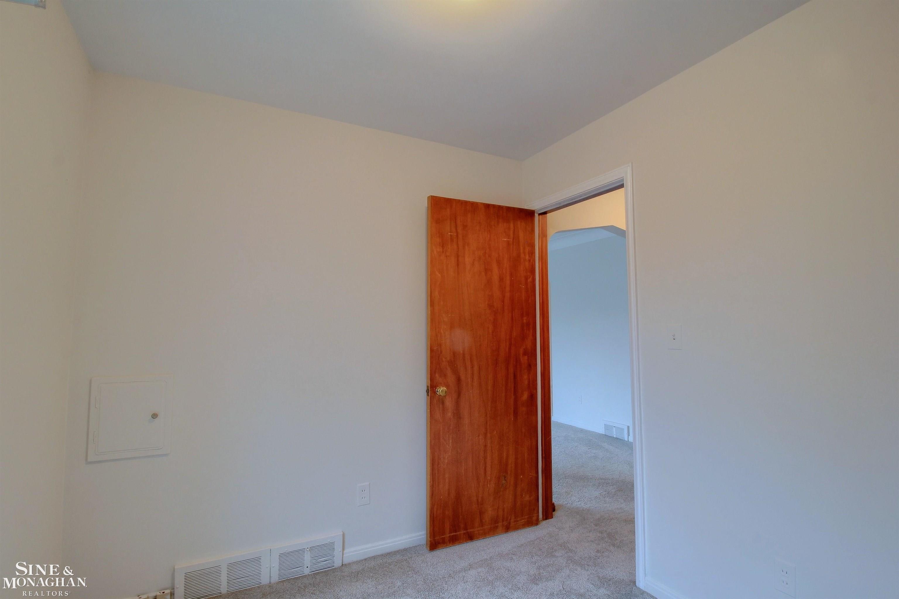 749-751 Harcourt Road Grosse Pointe, MI 48230 - Photo 21 of 30 50131940-fcd13c19-f382-451a-b362-8aeef5decc6f.JPG