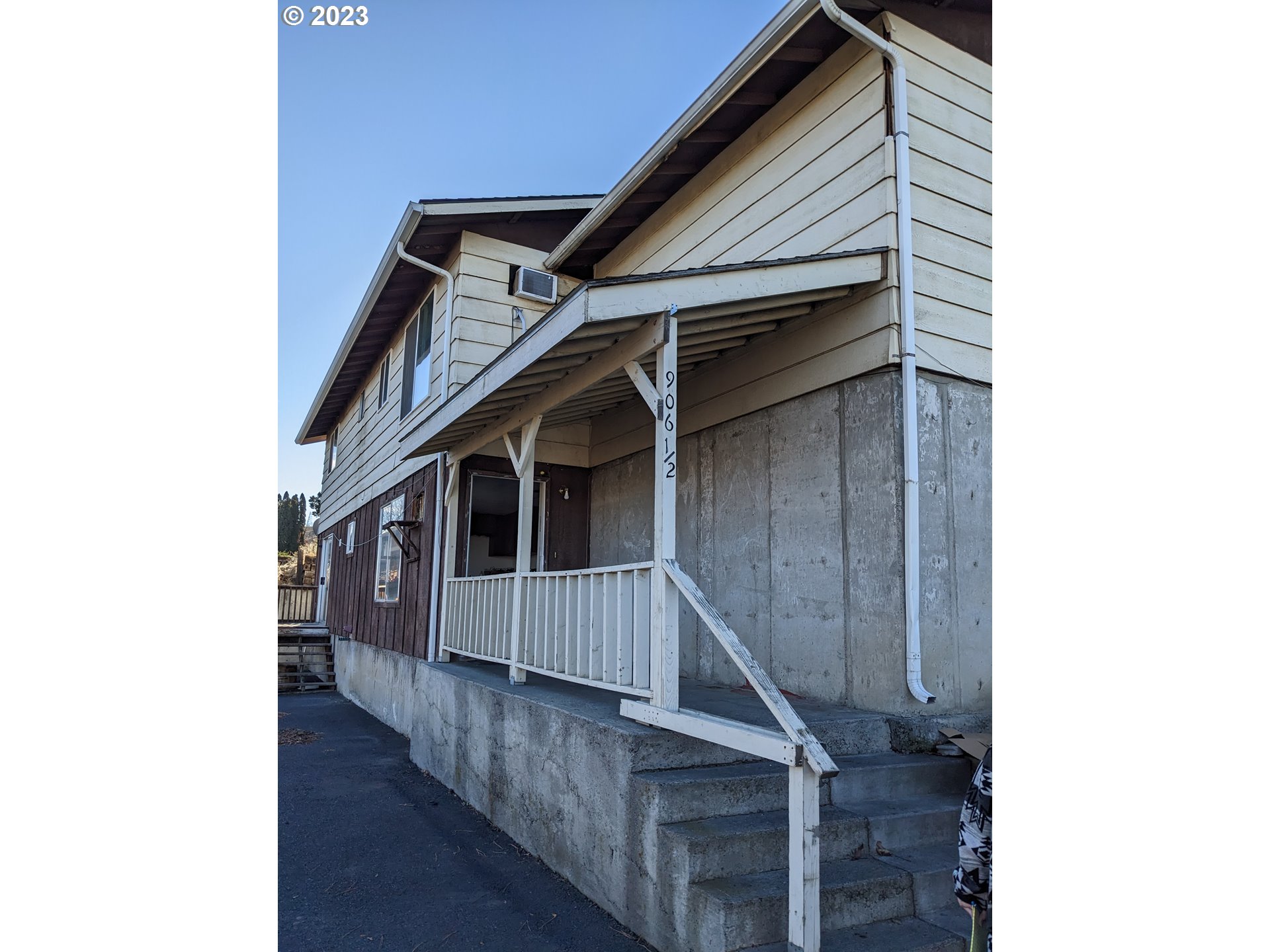 906 Southeast 2nd Street Pendleton, OR 97801 - Photo 2 of 14 2nd Residence