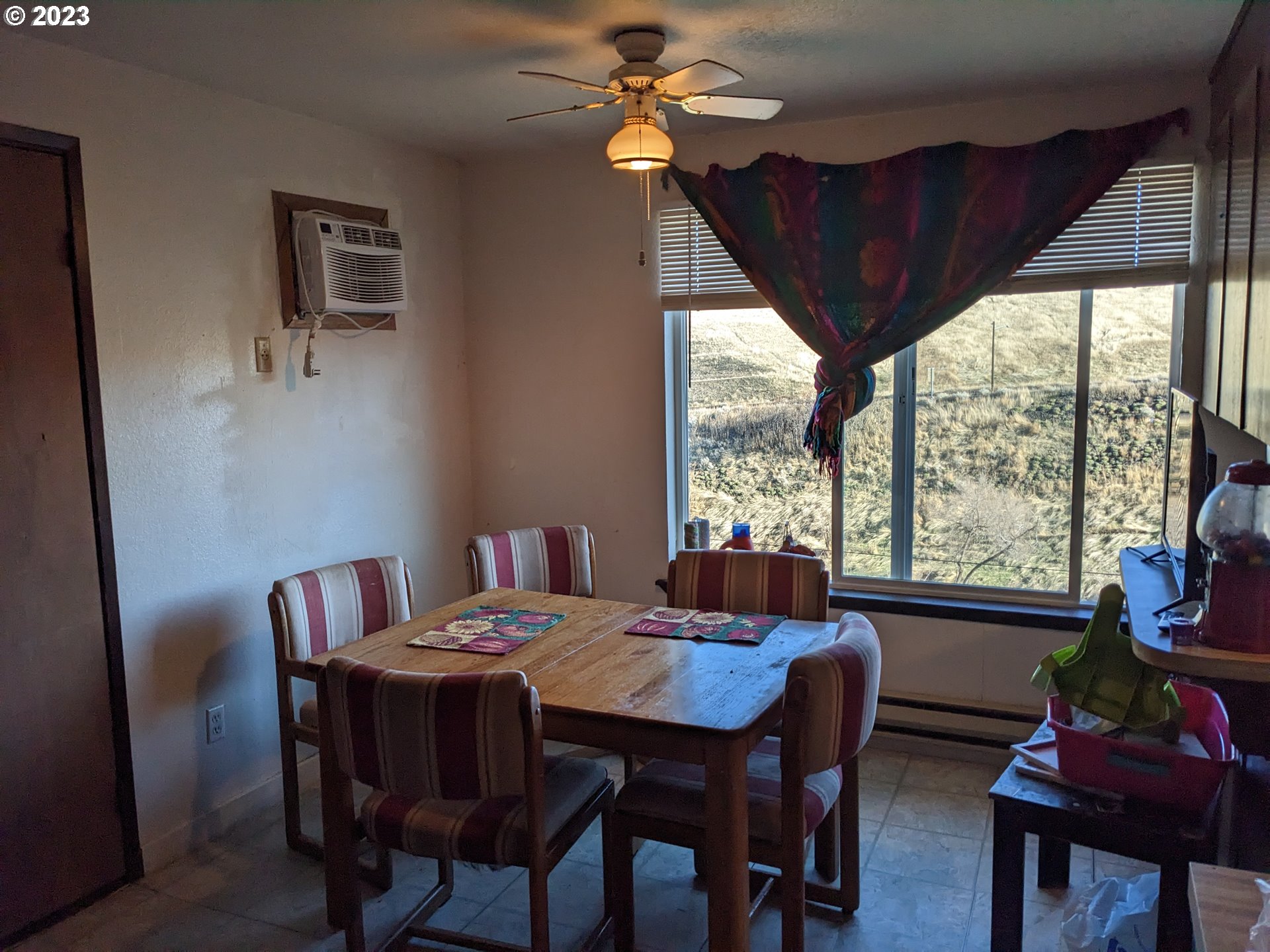 906 Southeast 2nd Street Pendleton, OR 97801 - Photo 5 of 14 Dining Room