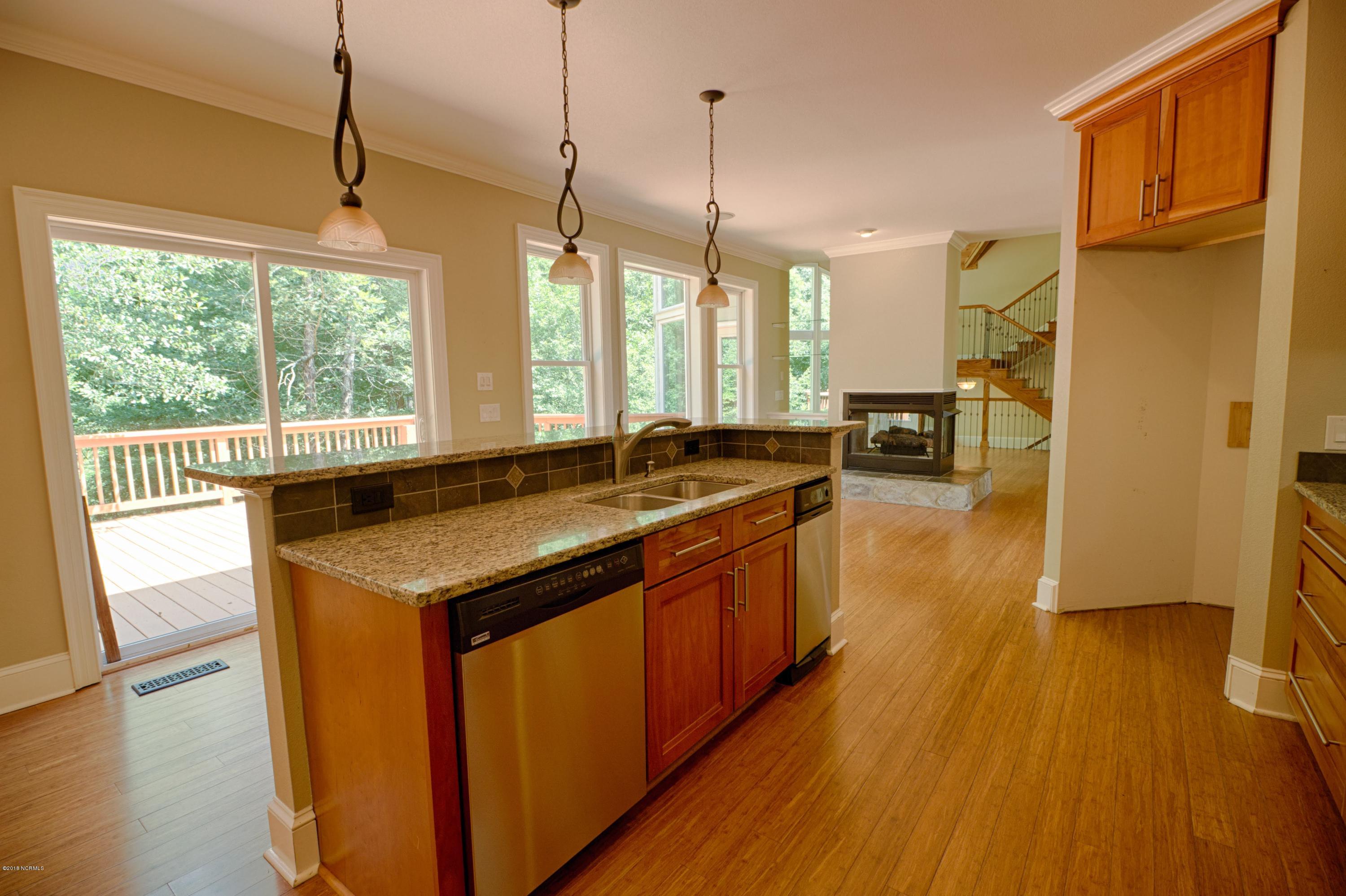 210 Raccoon Run Washington, NC 27889 - Photo 18 of 41 018 Kitchen