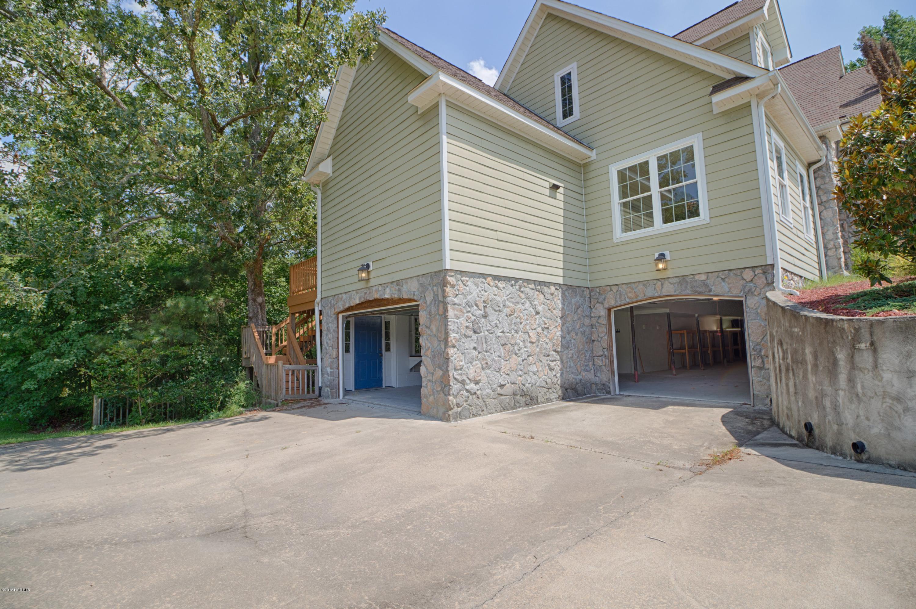 210 Raccoon Run Washington, NC 27889 - Photo 39 of 41 039 Garage View