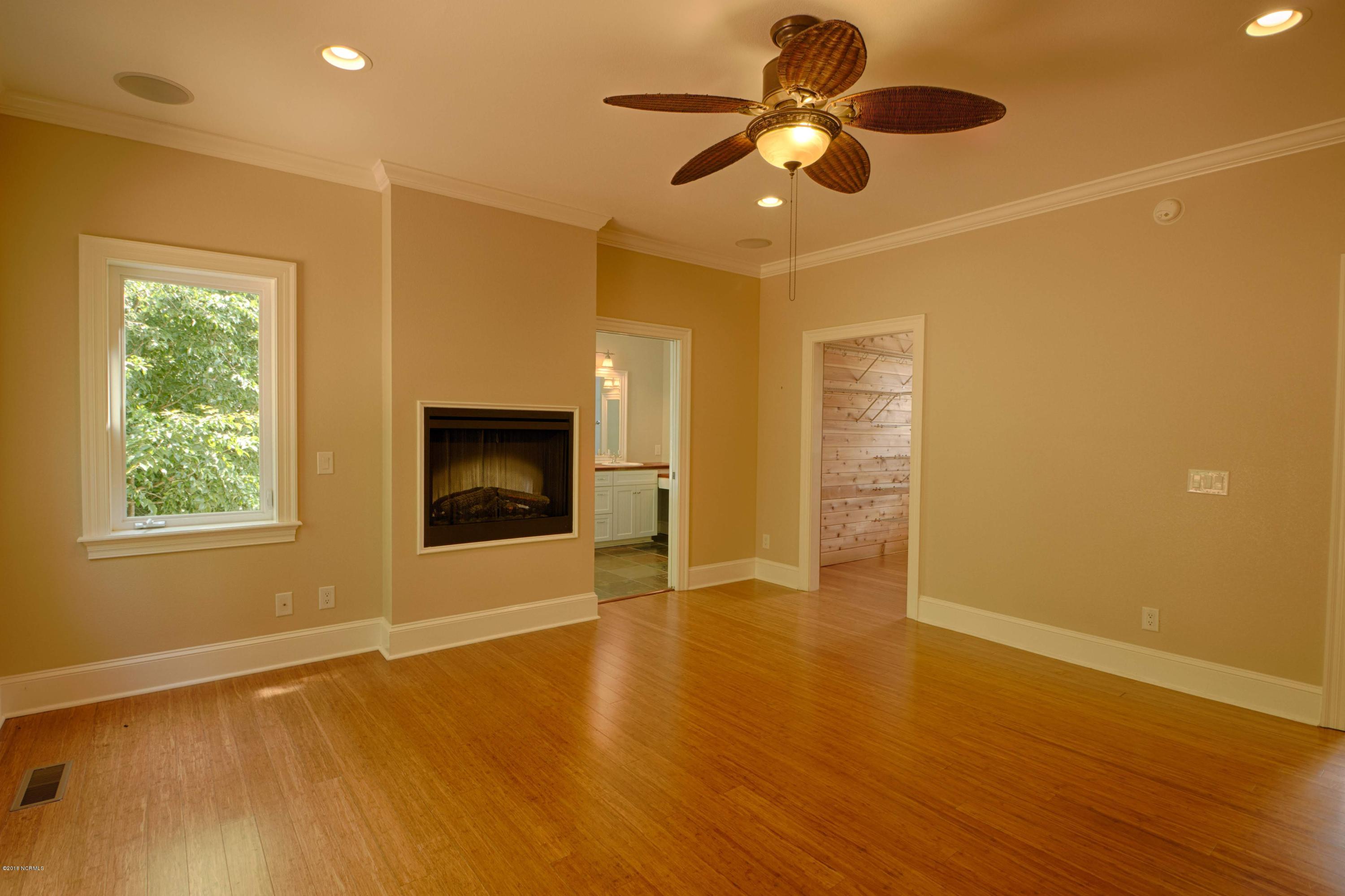 210 Raccoon Run Washington, NC 27889 - Photo 8 of 41 008 Master Bedroom