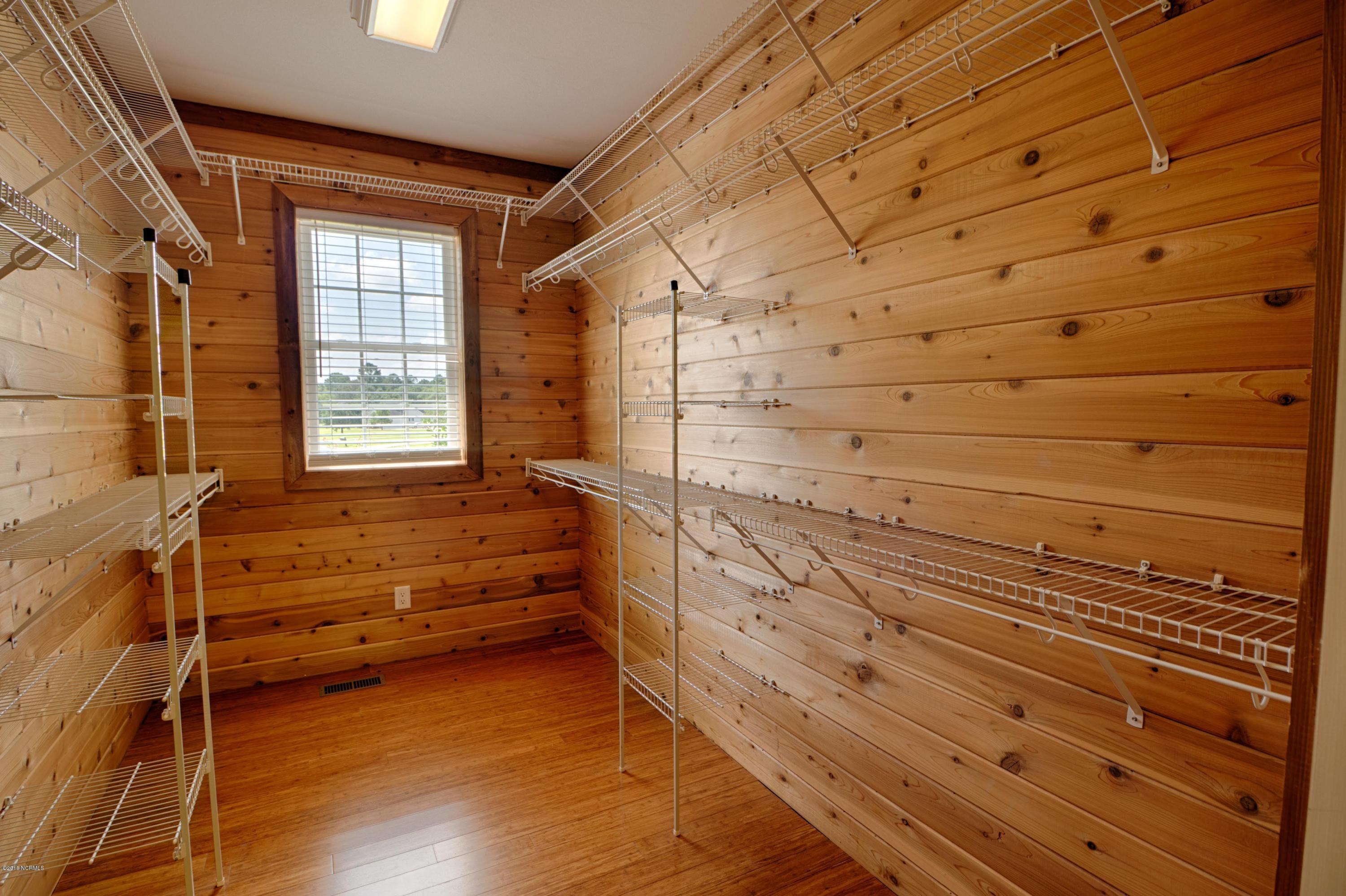 210 Raccoon Run Washington, NC 27889 - Photo 10 of 41 010 Cedar Closet