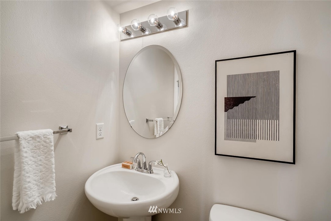 2804 Southwest Morgan Street Seattle, WA 98126 - Photo 5 of 26 Gallery Image 5