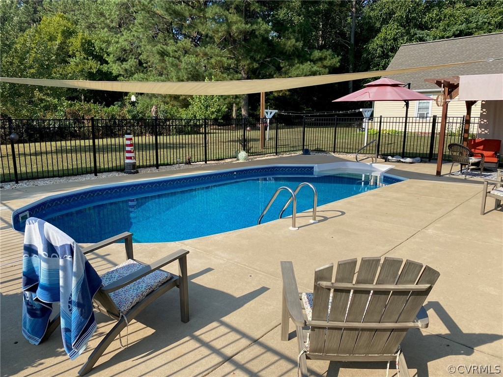 17456 Doggetts Fork Road Ruther Glen, VA 22546 - Photo 3 of 41 Salt Water Pool is so refreshing.