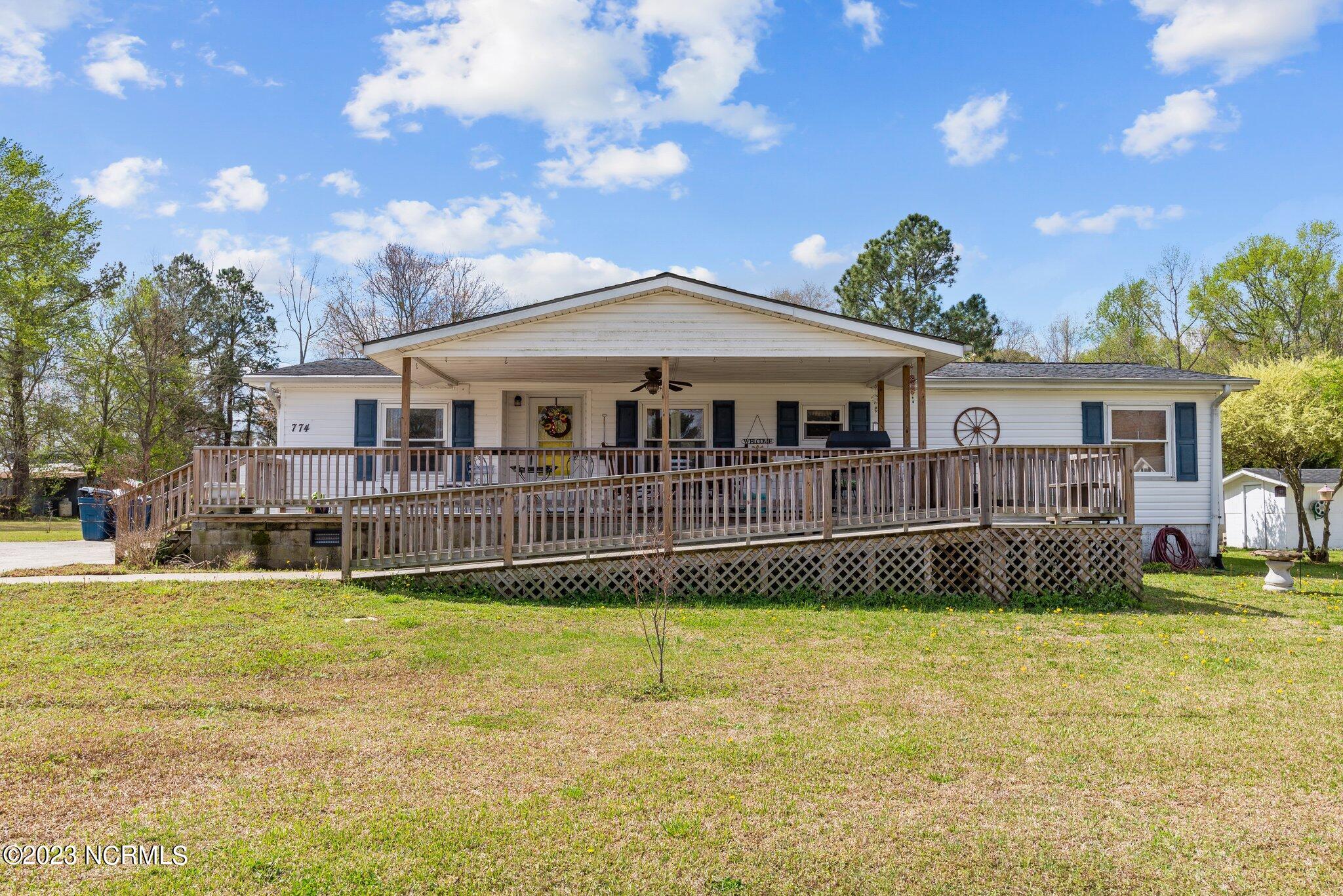 774 Possum Track Road Chocowinity, NC 27817 - Photo 1 of 37 1-web-or-mls-DSC_6540