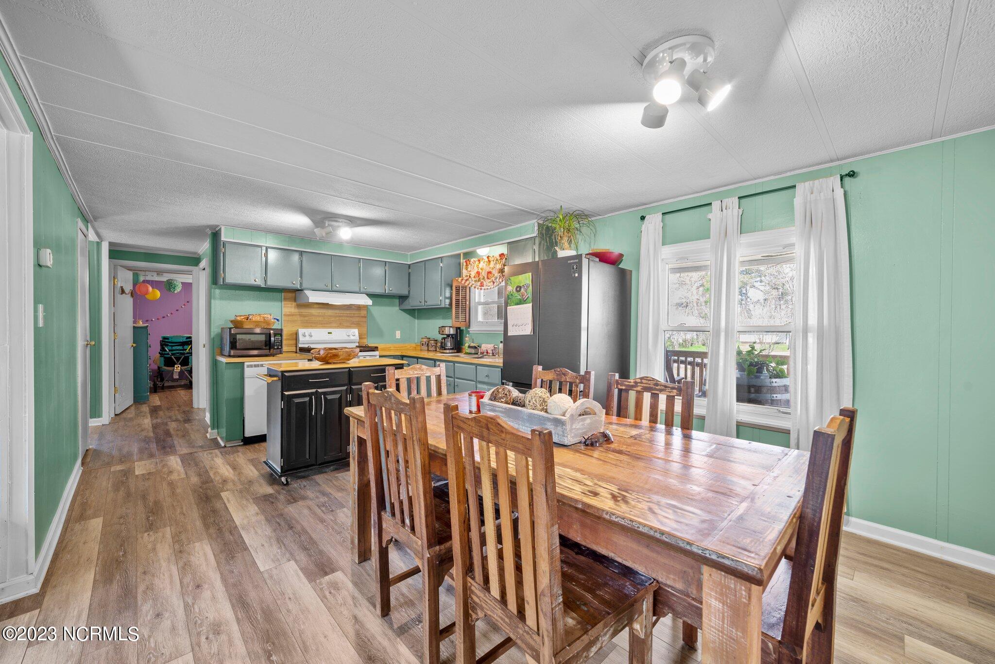 774 Possum Track Road Chocowinity, NC 27817 - Photo 17 of 37 32-web-or-mls-DSC_6495