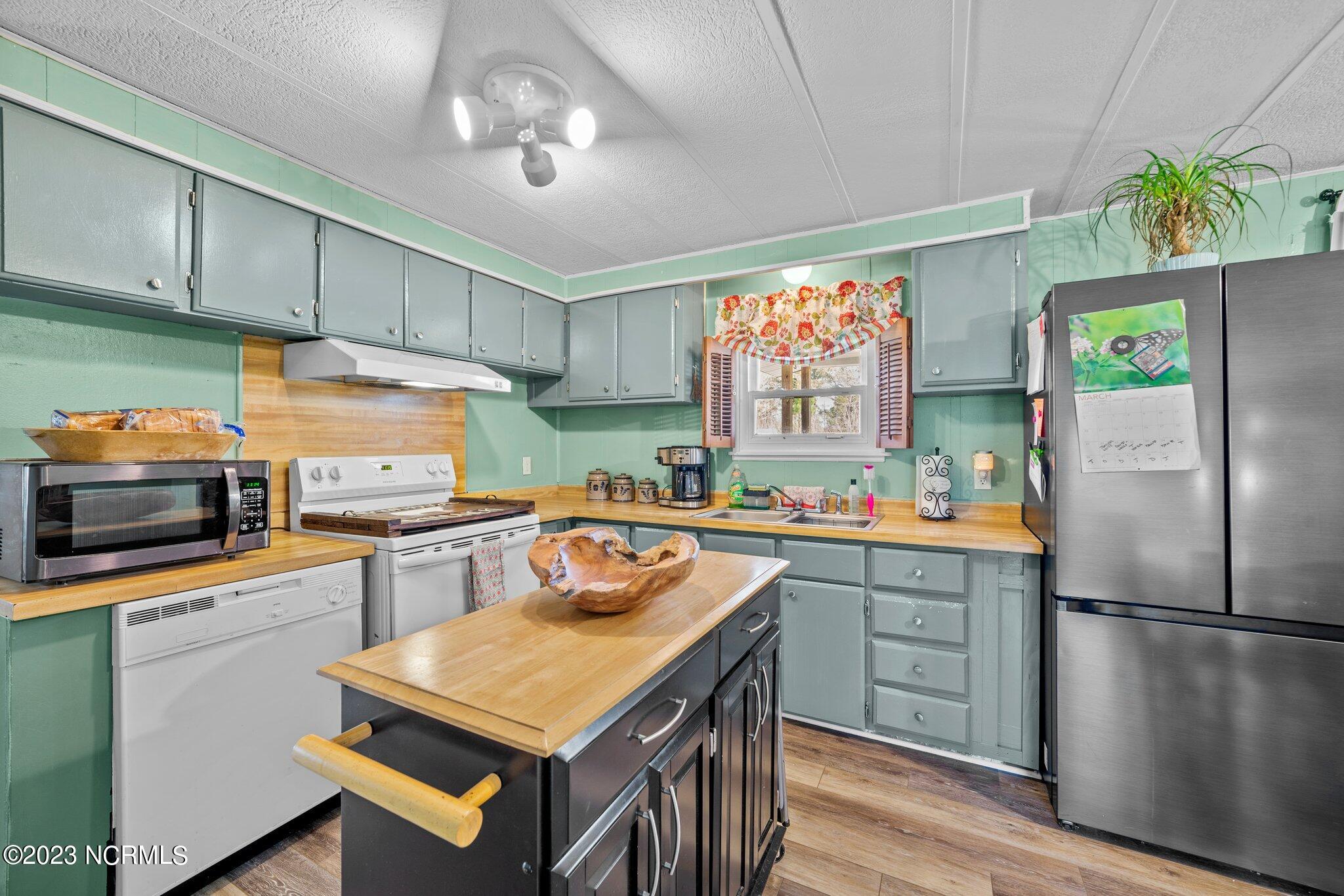 774 Possum Track Road Chocowinity, NC 27817 - Photo 19 of 37 34-web-or-mls-DSC_6501