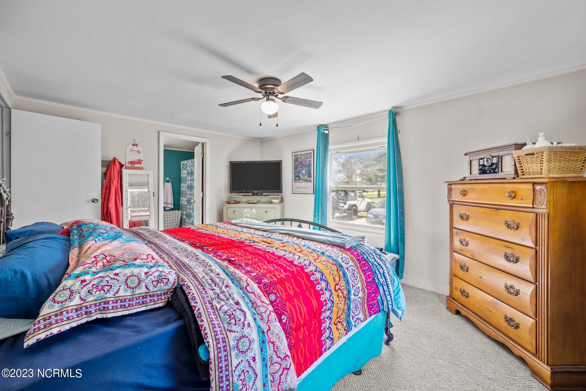 774 Possum Track Road Chocowinity, NC 27817 - Photo 9 of 37 26-web-or-mls-DSC_6474