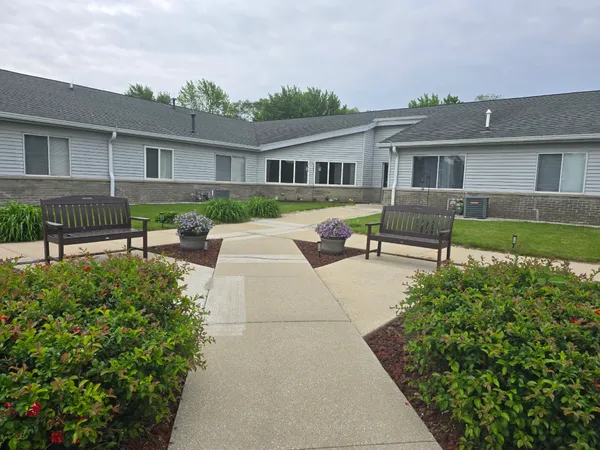 $600 | 111 North 980 West, Unit 104, Converse, IN 46919