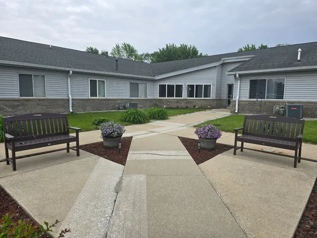 $600 | 111 North 980 West, Unit 104, Converse, IN 46919