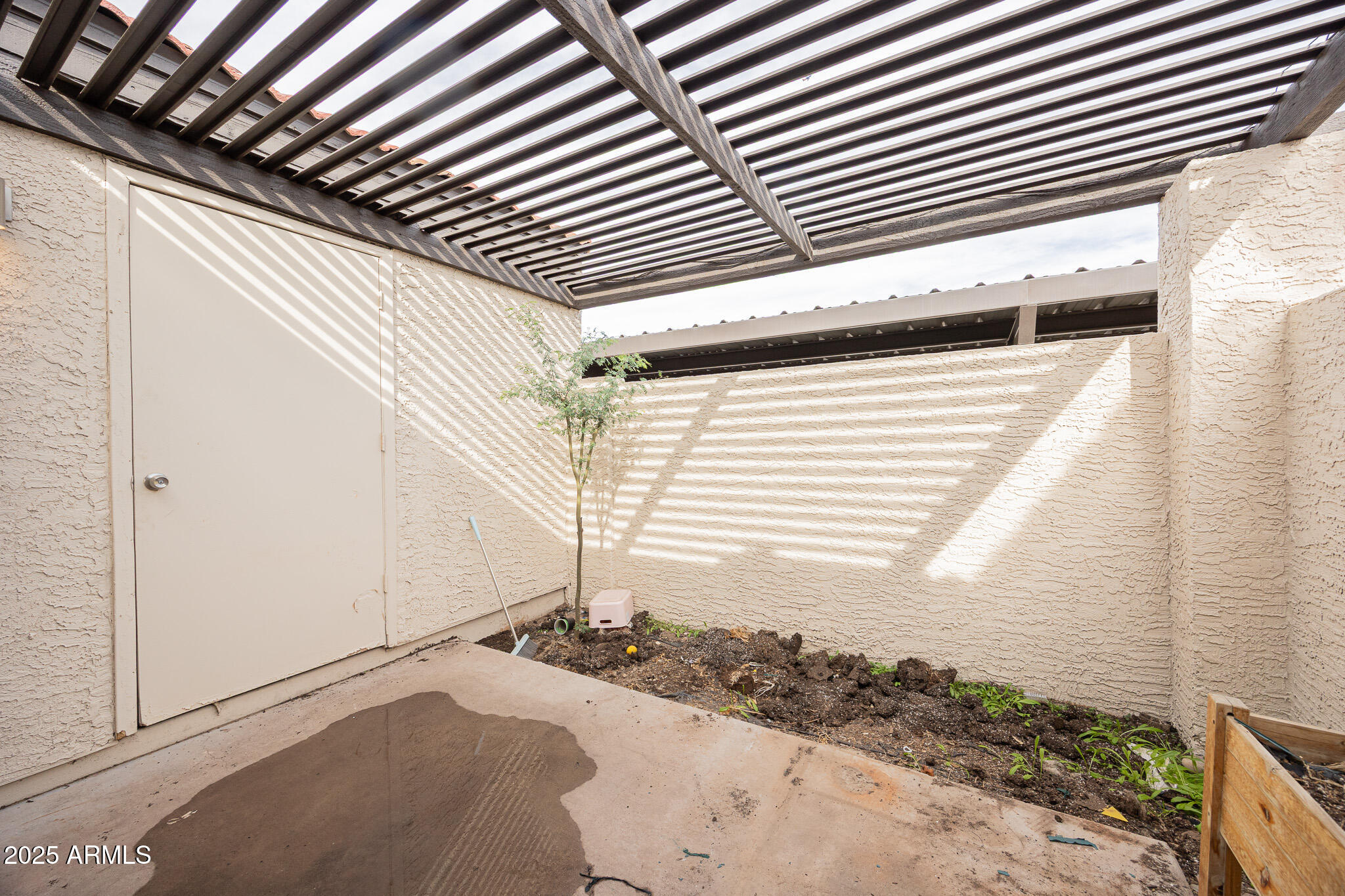 2127 East 10th Street, Unit 4 Tempe, AZ 85281 - Photo 20 of 21 a front view of a house