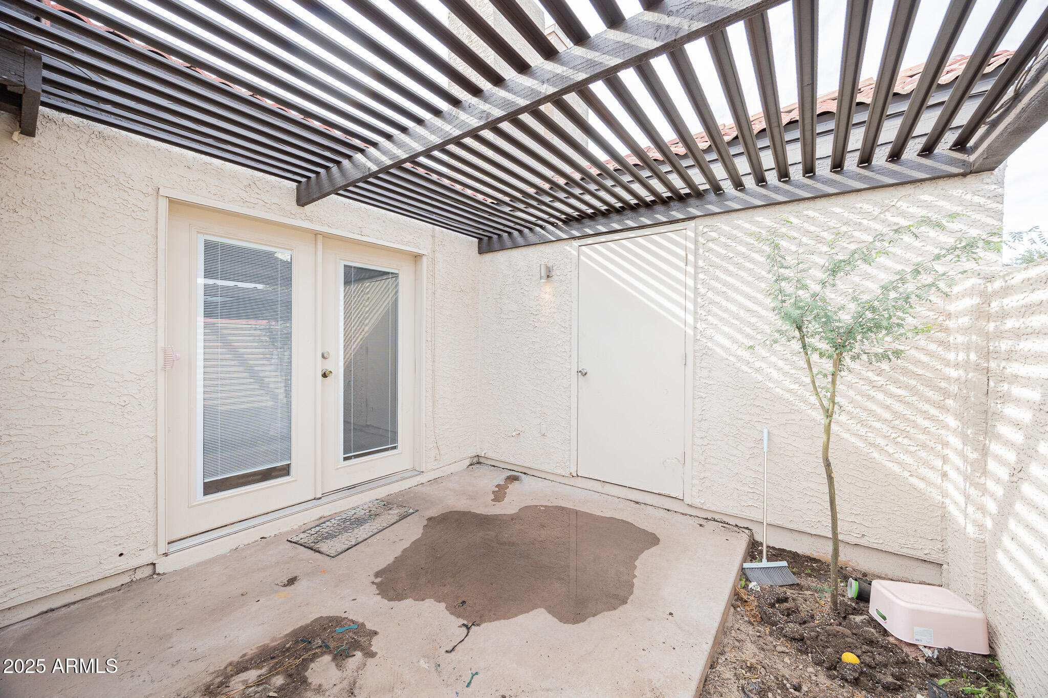 2127 East 10th Street, Unit 4 Tempe, AZ 85281 - Photo 21 of 21 a bathroom with a sink and a mirror