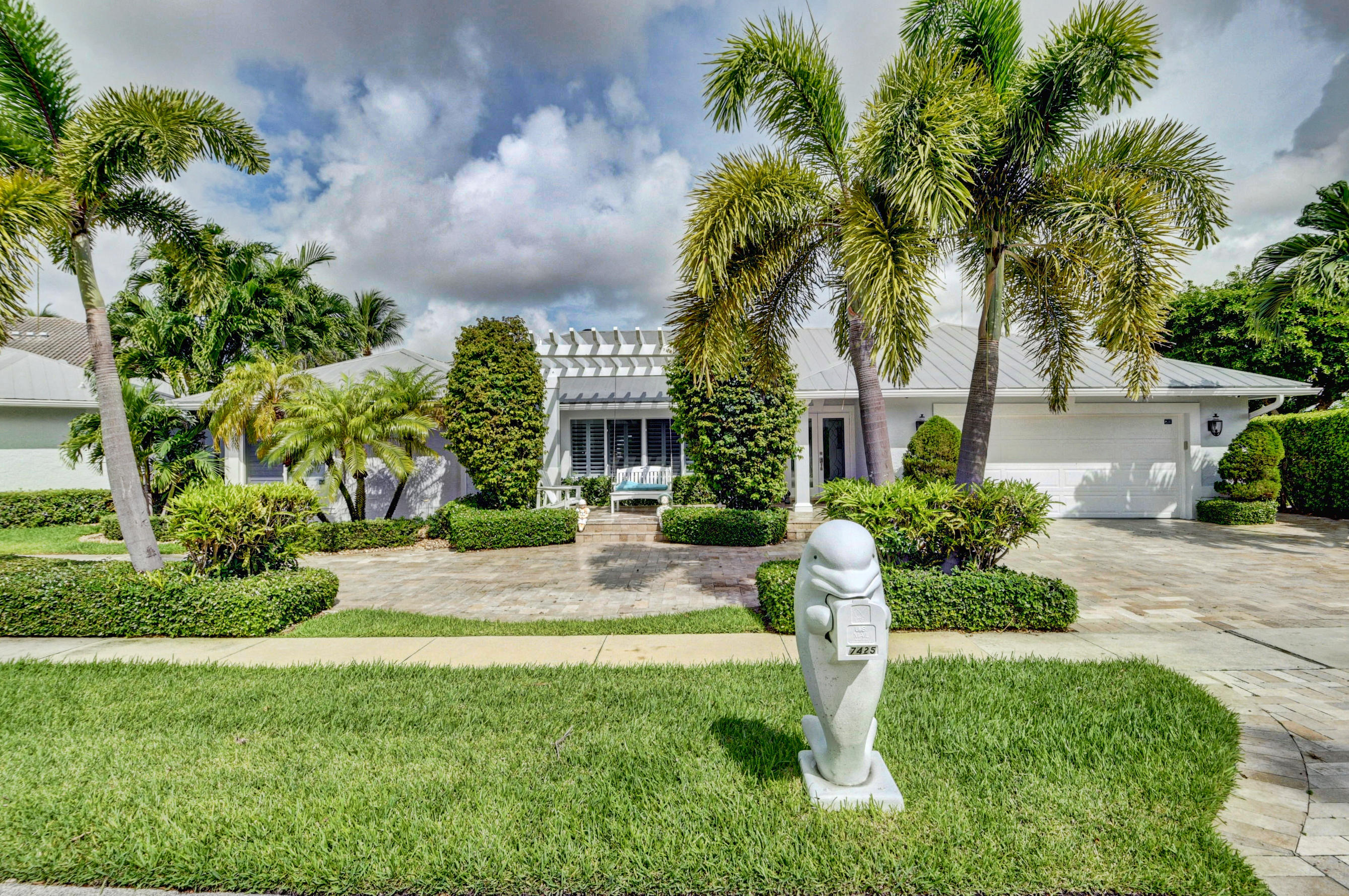 7425 Northeast 8th Court Boca Raton, FL 33487 - Photo 4 of 71 67_dsc_9704_5_6_7_8