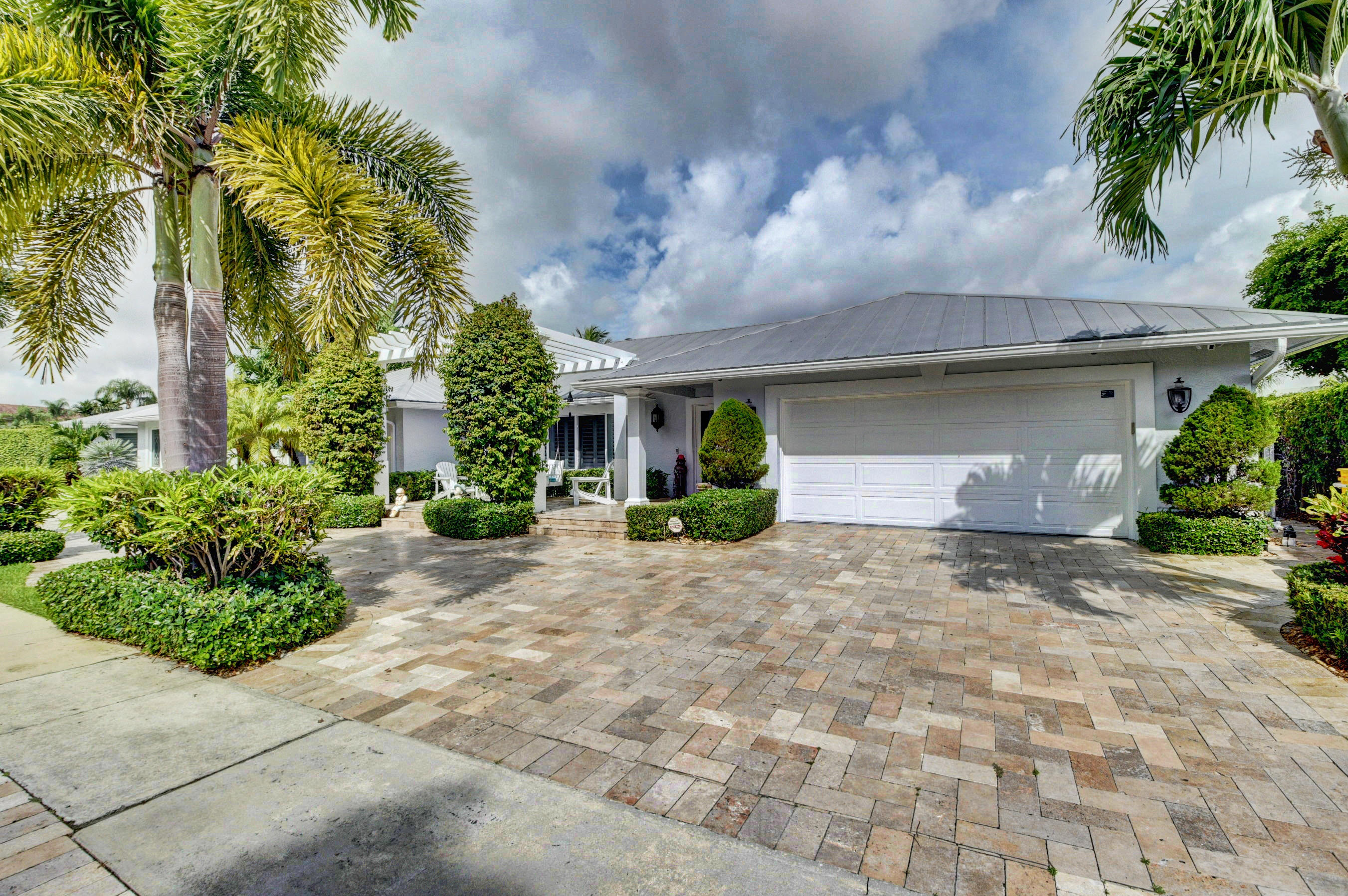 7425 Northeast 8th Court Boca Raton, FL 33487 - Photo 5 of 71 66_dsc_9699_700_701_702_703