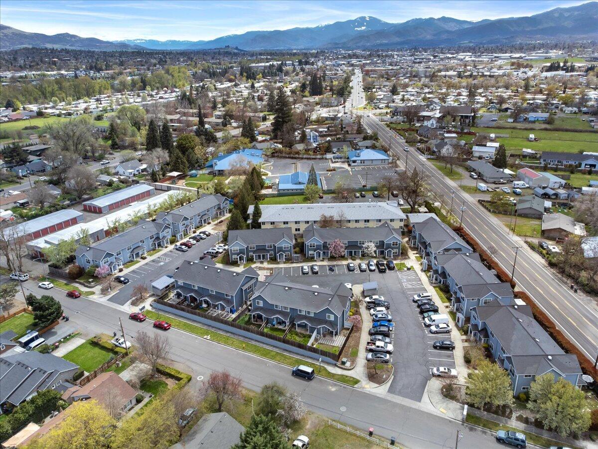 450 Midway Road, Unit 25 Medford, OR 97501 - Photo 23 of 24 23-450 Midway Rd Unit 25-24