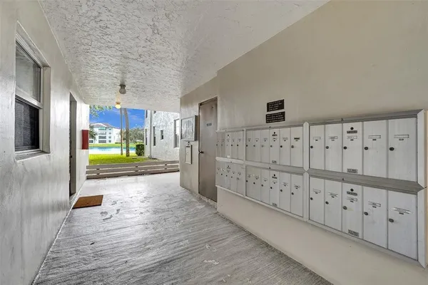 $2,200 | 9440 Poinciana Place, Unit 101, Davie, FL 33324