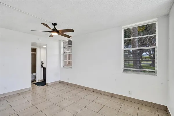 $2,200 | 9440 Poinciana Place, Unit 101, Davie, FL 33324