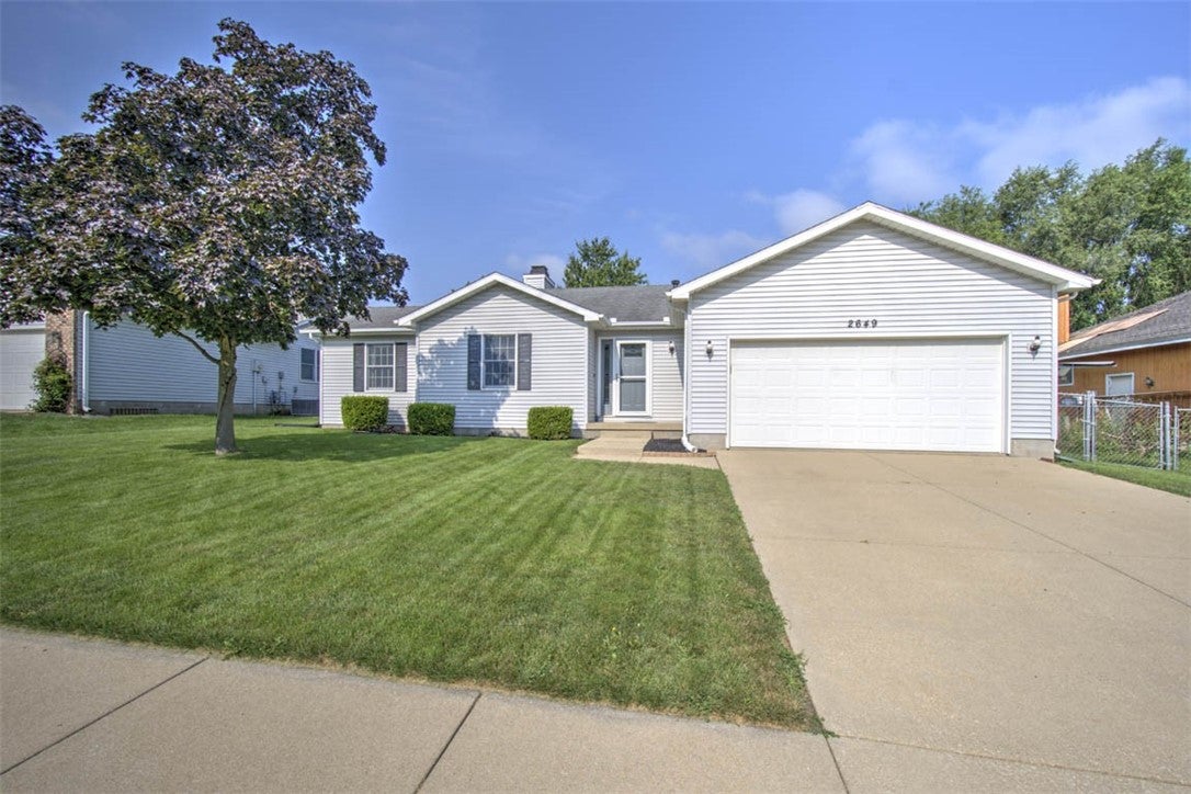 2649 Pheasant Run Decatur, IL 62521 - Photo 2 of 21 Gallery Image 2