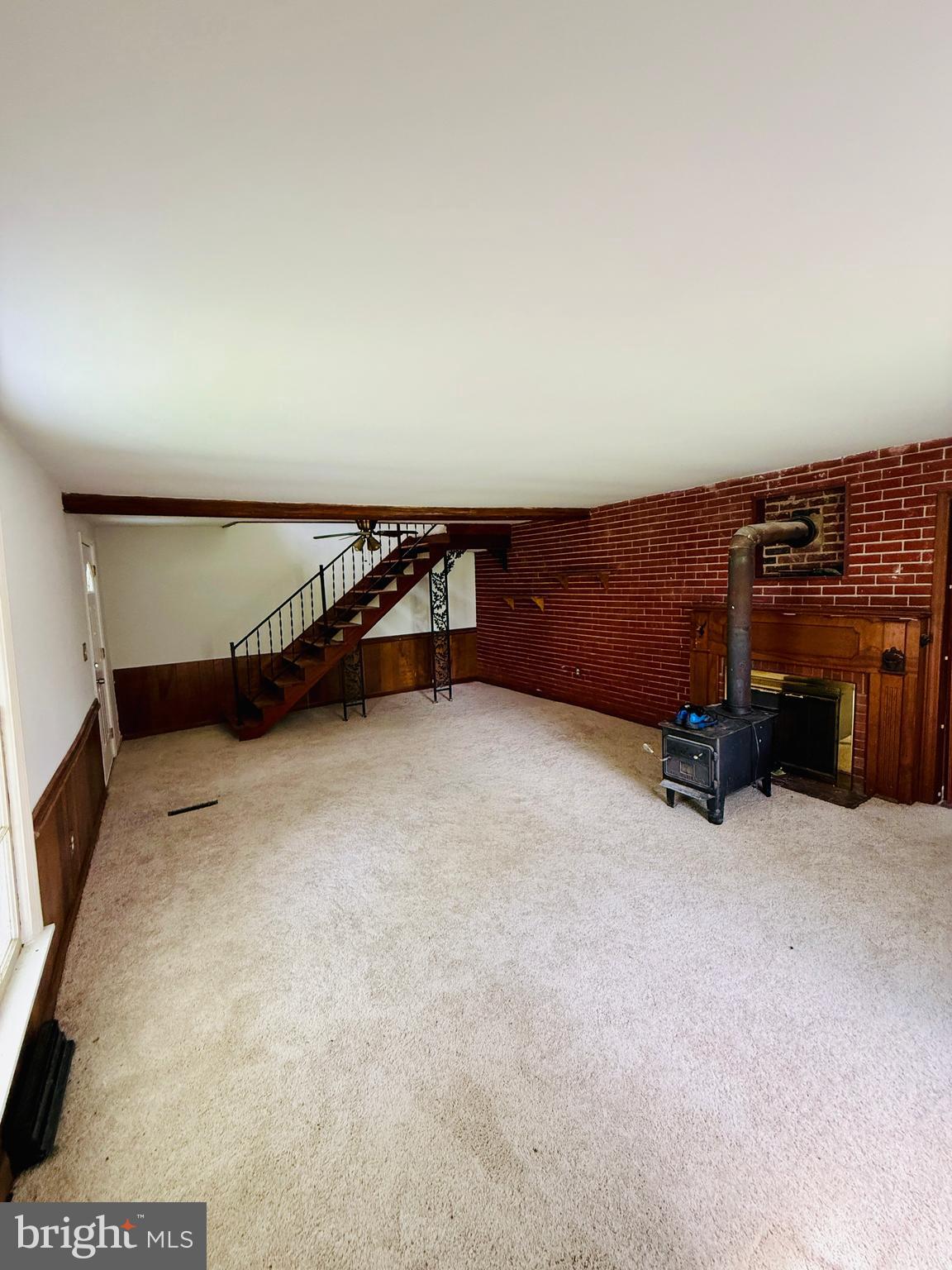 1031 MacDonald Road Scottsburg, VA 24589 - Photo 33 of 43 a room with furniture and a flat screen tv