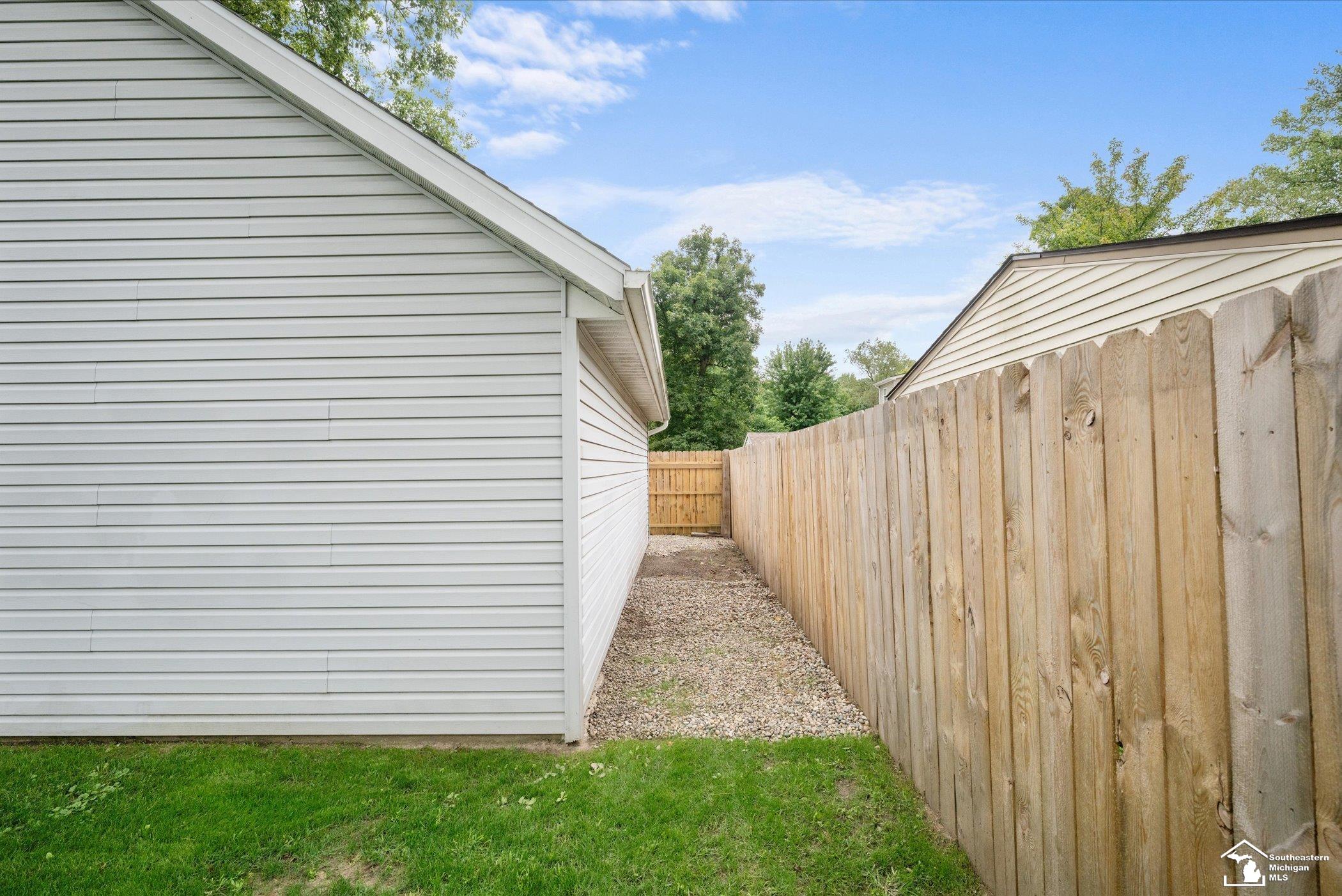7063 Elmwood Road Temperance, MI 48182 - Photo 32 of 34 Gallery Image 32